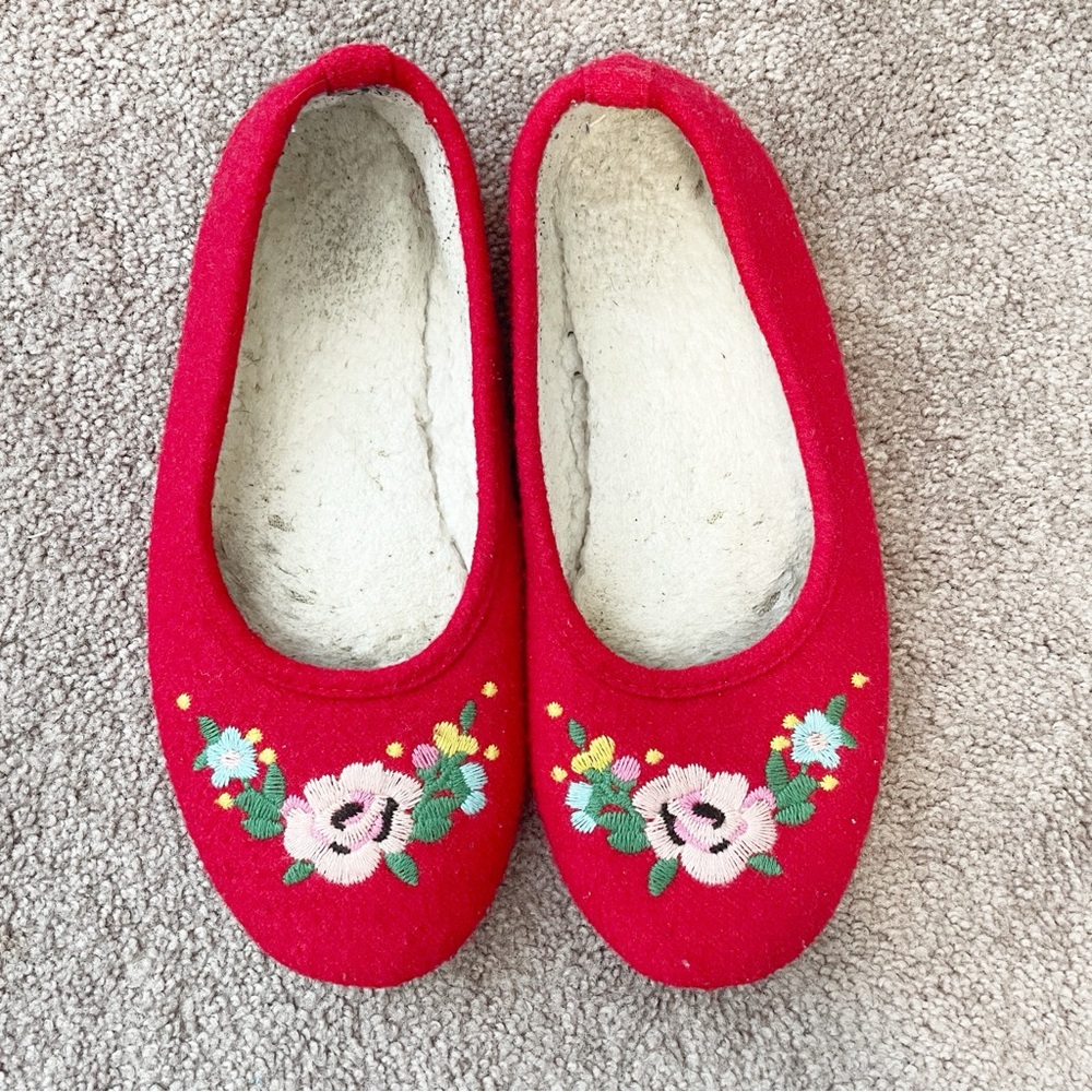 Cath Kidston Red Floral Felt Slippers Size Large